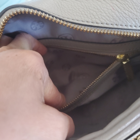 Tory Burch Camera Bag - Picture 5 of 15